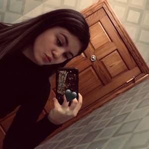 Meet your Posher, Daniela